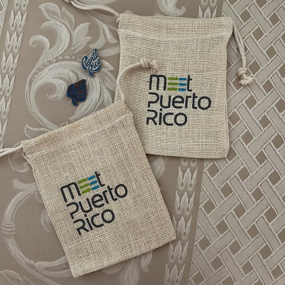 Meet Puerto Rico Small Burlap Pouches and Pins 5 1/2” x 7” $6 for 2! - Picture 1 of 6
